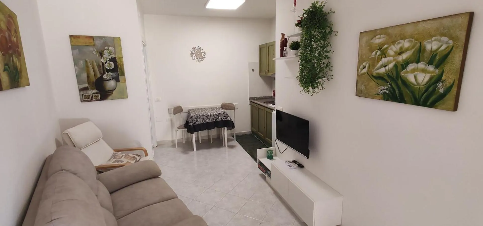דירות אסמיני Cla House