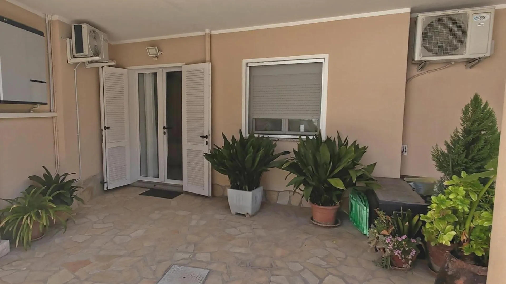 דירות אסמיני Cla House
